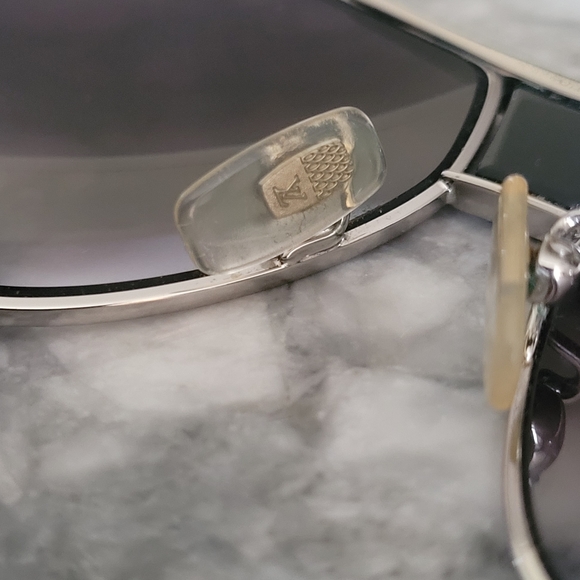 SOLD Louis Vuitton Attraction PM sunglasses - Ebene - Picture 8 of 16